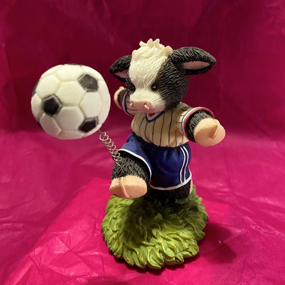 Enesco Mary Moo Moo’s “I Get A Kick Out Of Moo”